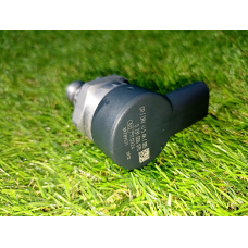 Клапан редукційний регулятор тиску палива  Audi Q5 2.0 TDI 2010-2013