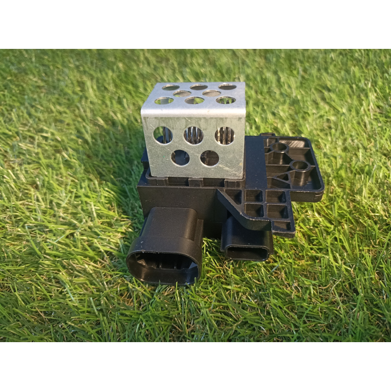 Реостат резистор реле вентилятора 255503792R 255509263R  Renault Dokker 2012-2021
