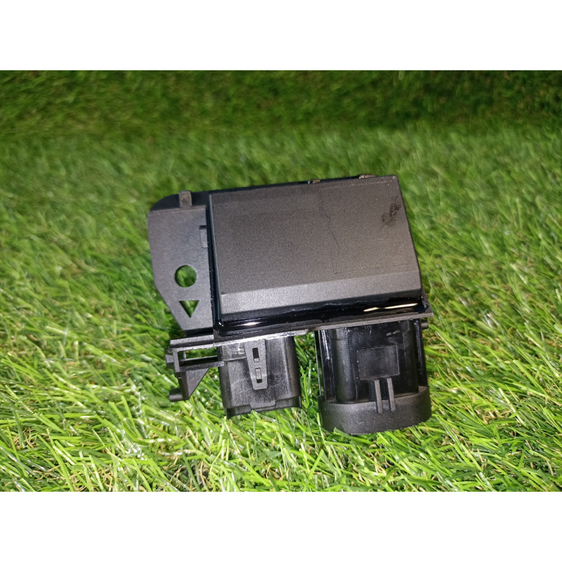 Реостат резистор вентилятора Citroen C4 – (1.4, 1.6, 2.0),9673999980