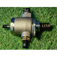 Паливний насос високого тиску  для Golf Passat Tiguan AUDI A4 A5 A6 Q5 TT L4 2.0TFSI, 06J127025J