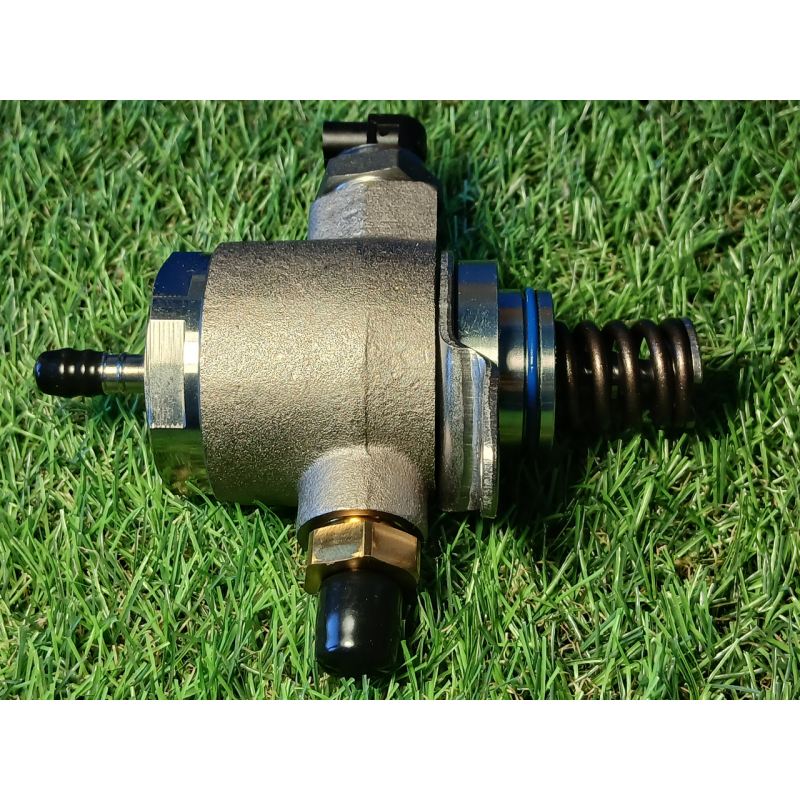 Паливний насос високого тиску  для Golf Passat Tiguan AUDI A4 A5 A6 Q5 TT L4 2.0TFSI, 06J127025J