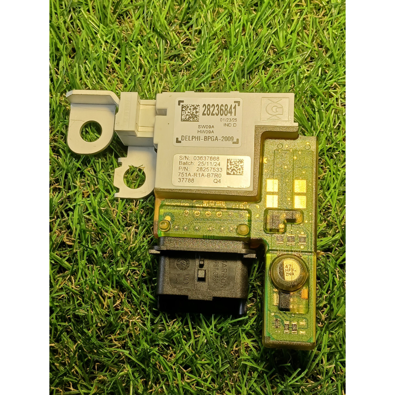 Модуль (блок акумулятора) Peugeot 3008 5008 Citroen с4 Picasso 28236841