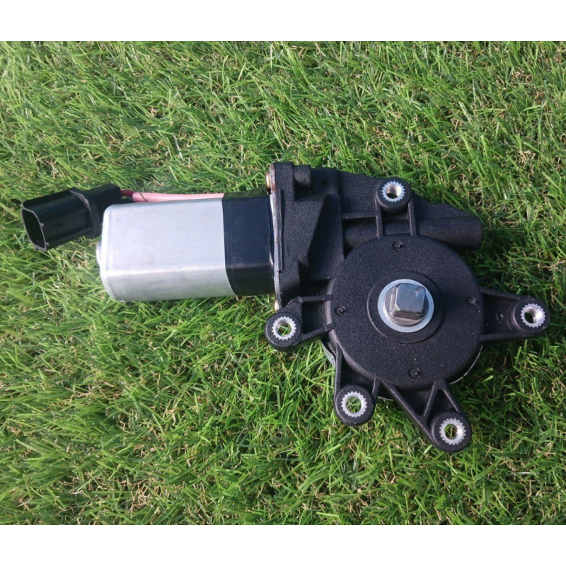 Мотор склопідйомника передній правий Nissan Almera Classic Мотор склопідйомника передній правий Nissan Almera Classic